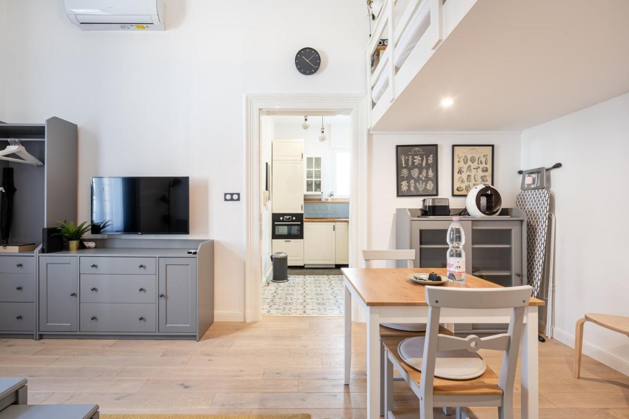 Youth Motive Studio With Gallery Budapest Extérieur photo