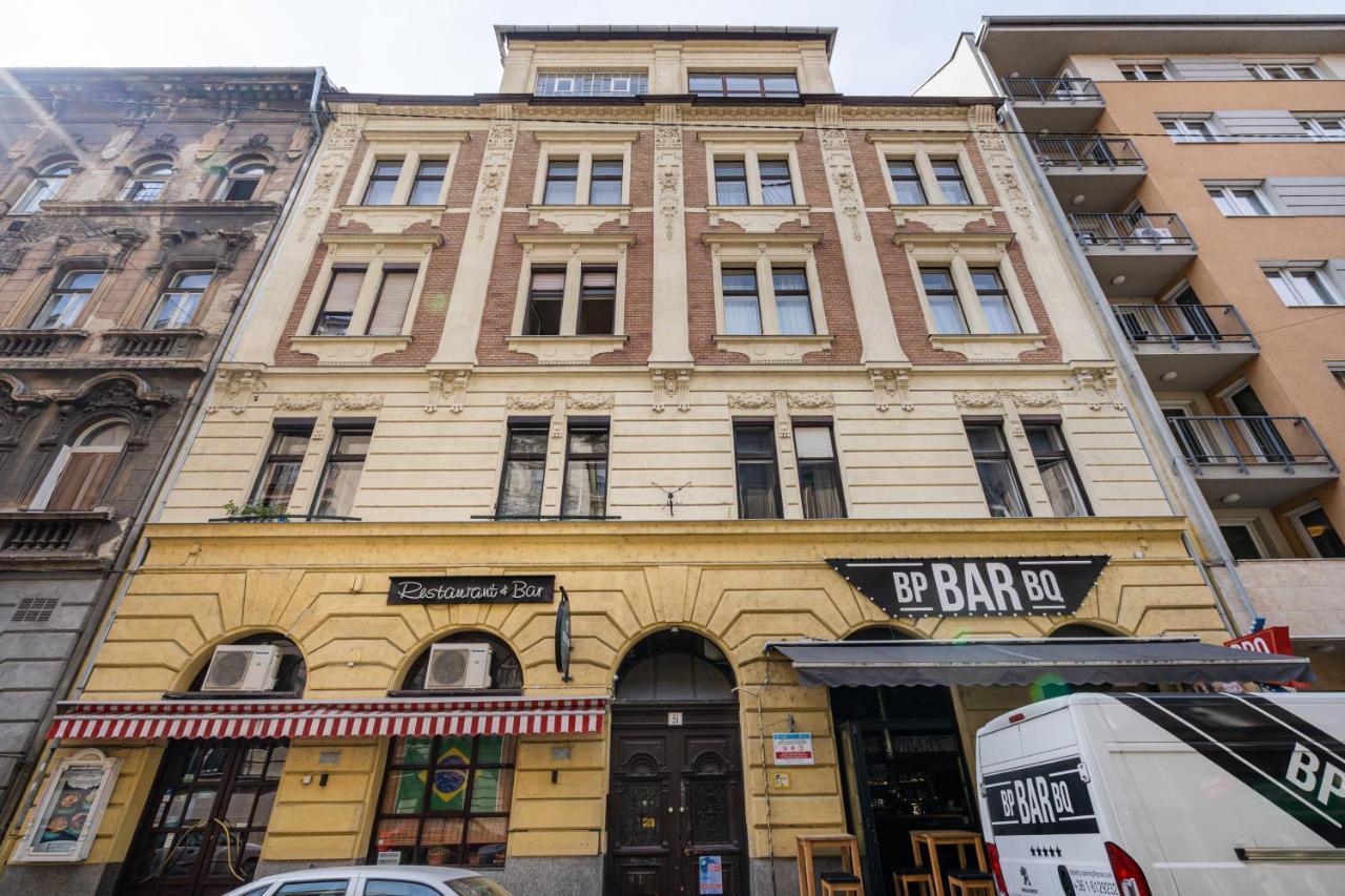 Youth Motive Studio With Gallery Budapest Extérieur photo